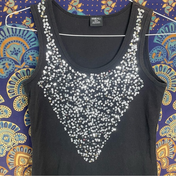 🦋5/20$🦋 sequin detailed tank top - Picture 2 of 7